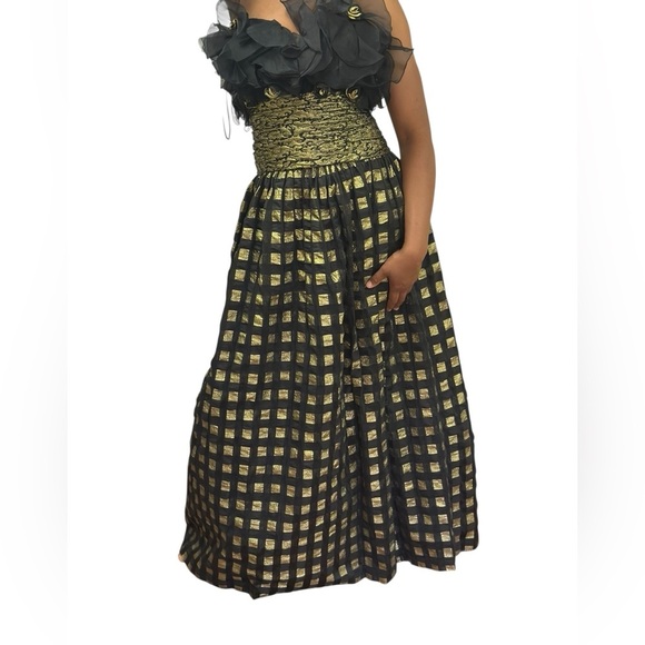 RARE Vintage Eugene Alexander  Black and Gold Gown - Picture 2 of 16